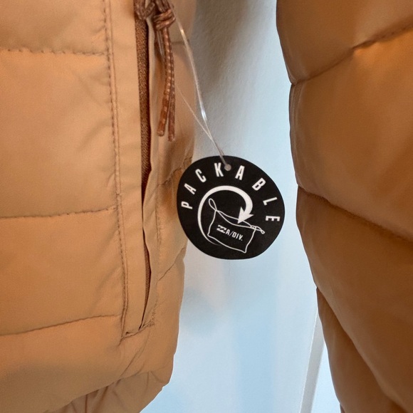 NWT Billabong Tan Puffer Jacket Medium - Picture 6 of 8